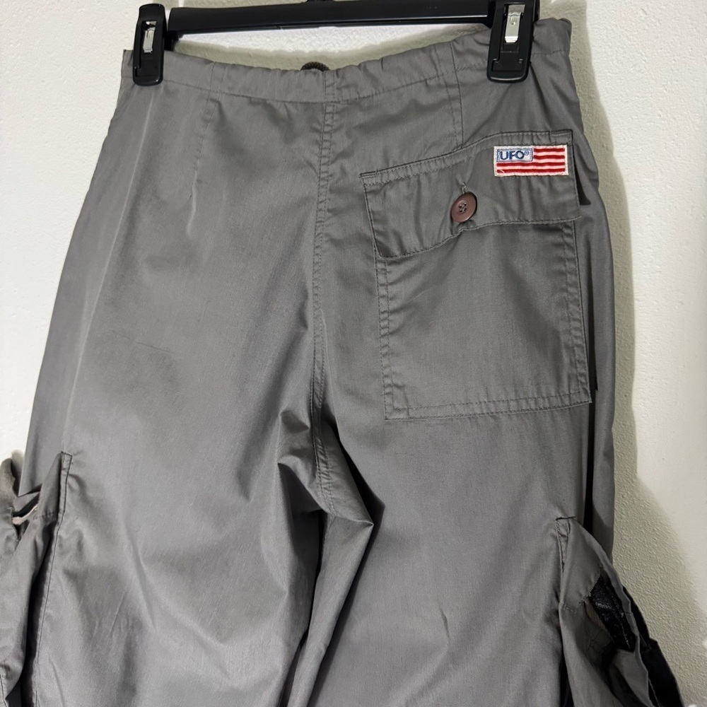 Vintage U.F.O gray parachute pants with bungies size XS - Picture 7 of 16